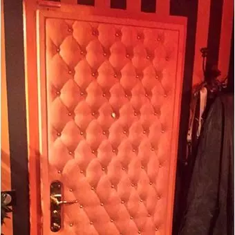 Porte capitonnée caramel luxe