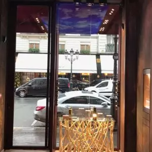 Vitrine blindée avec serrure motorisée bijouterie